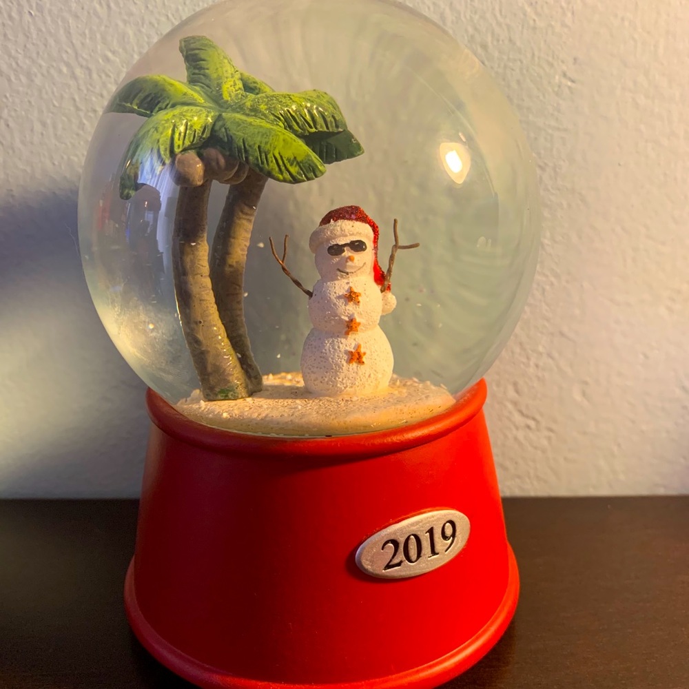 2019 Tropical Snowman Snowglobe